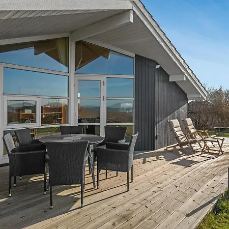 4 Bedroom Beautiful In 度假居 *