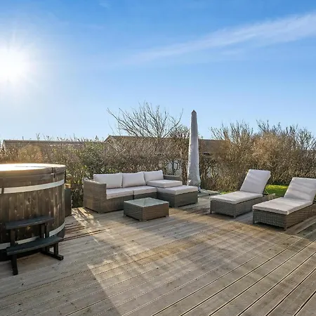 4 Bedroom Beautiful In *