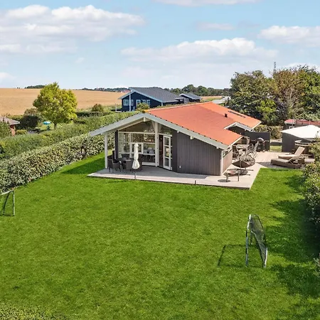 4 Bedroom Beautiful In 度假居 *