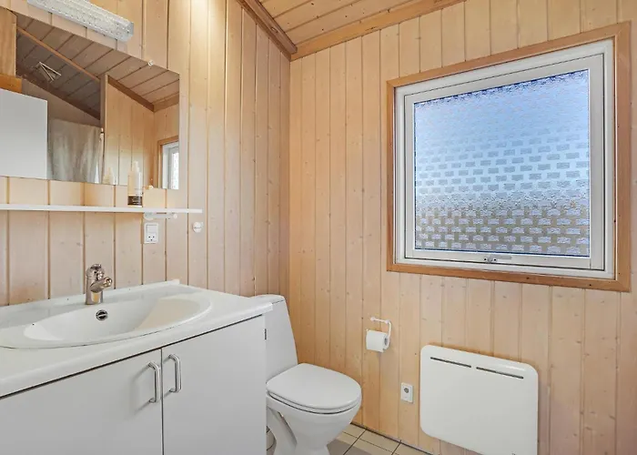 4 Bedroom Beautiful In بيت للعطل سالغيليز