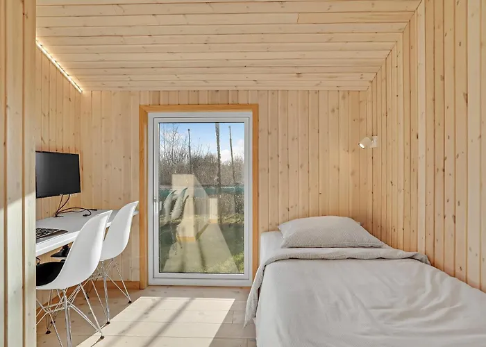 4 Bedroom Beautiful In *