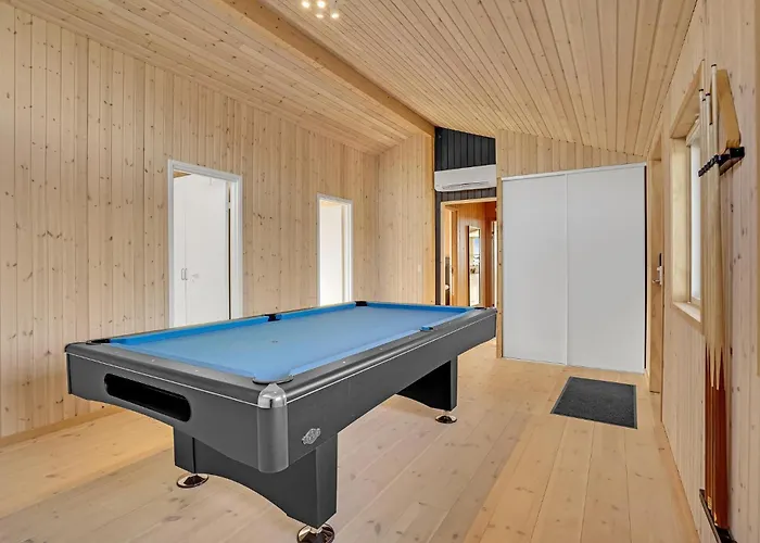 بيت للعطل 4 Bedroom Beautiful In *