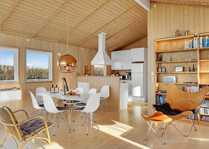 بيت للعطل 4 Bedroom Beautiful In *