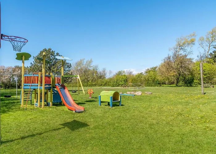 بيت للعطل 4 Bedroom Beautiful In سالغيليز